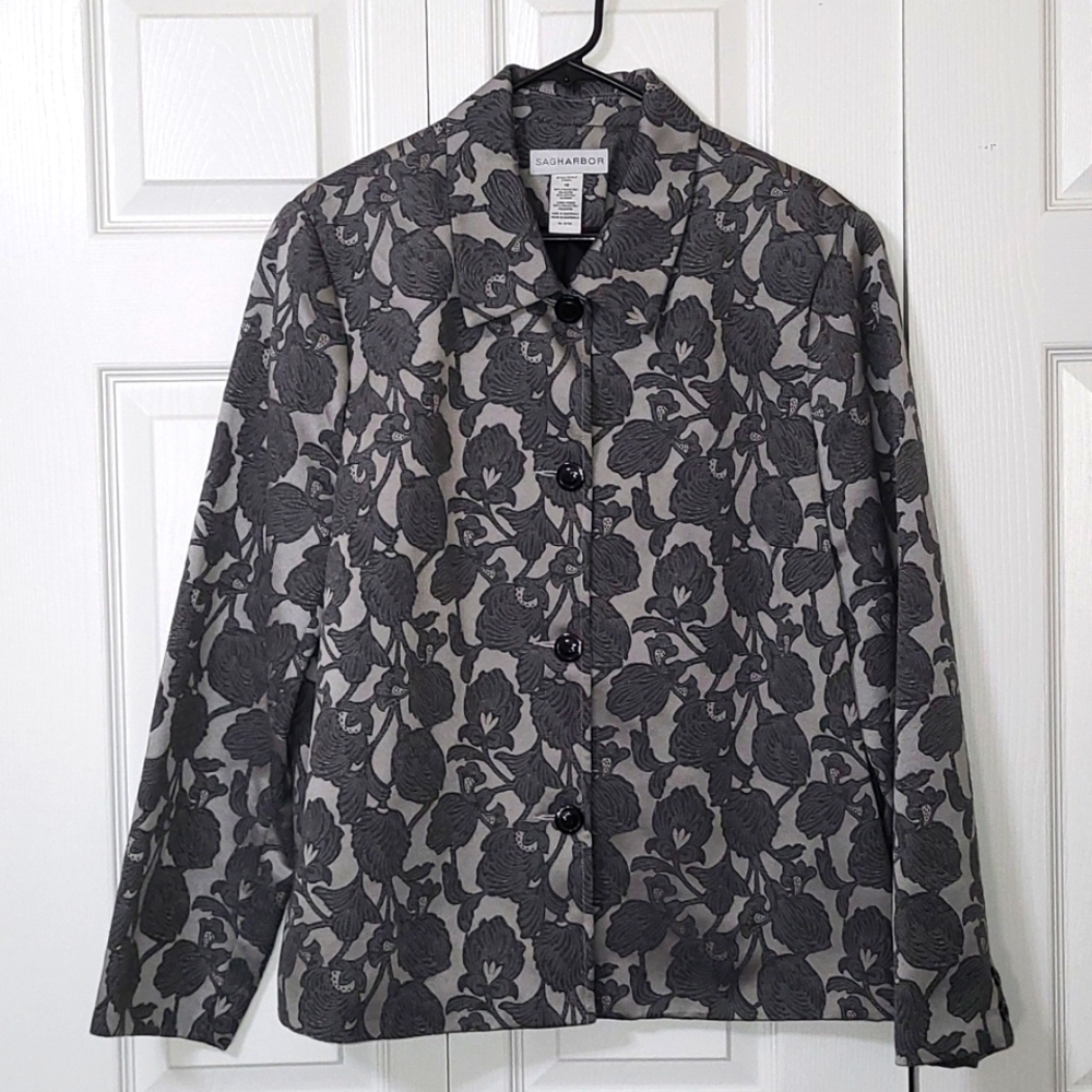 Gray & Silver Floral Blazer, Beautiful Design, Fully Lined, Size 18, Like New